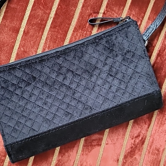 Vera Bradley Hobo - Picture 4 of 12